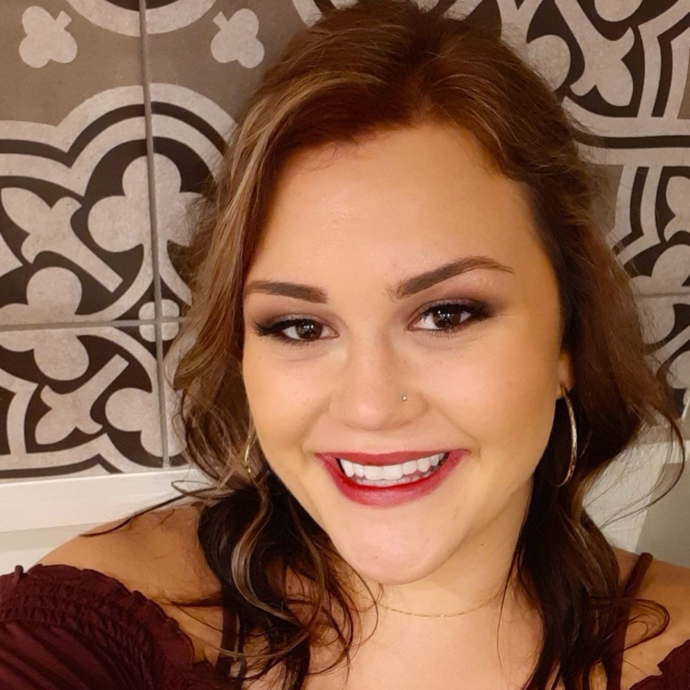 Meet your Posher, Emily